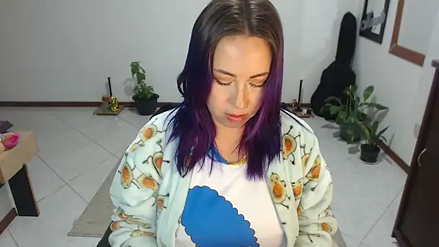 charlottezoe15 online show from May 2026 10:13:01 AM