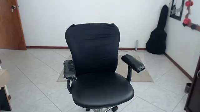 charlottezoe15 online show from March 2026 04:37:01 PM