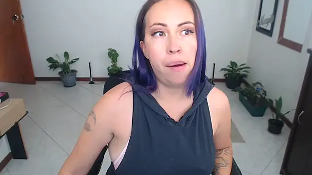 charlottezoe15 online show from June 2026 05:32:01 PM