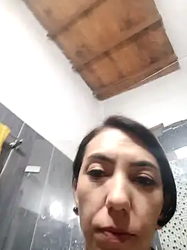 LunaZambrano online show from April 2026 03:46:02 AM