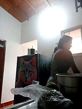 LunaZambrano online show from November 2025 02:07:02 PM