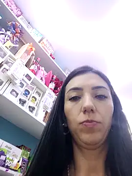LunaZambrano online show from April 2026 05:14:01 PM