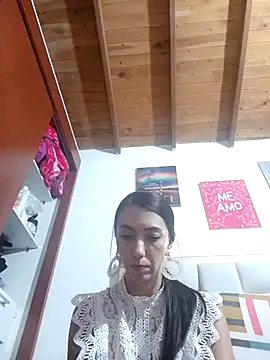 LunaZambrano online show from April 2026 08:26:02 PM