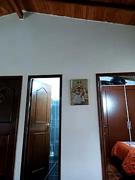LunaZambrano online show from October 2025 03:46:01 PM