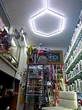 LunaZambrano online show from November 2025 07:40:01 PM