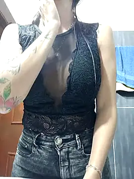 LunaZambrano online show from January 2026 01:53:02 AM