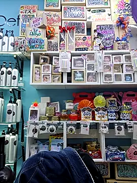 LunaZambrano online show from October 2025 05:45:02 PM