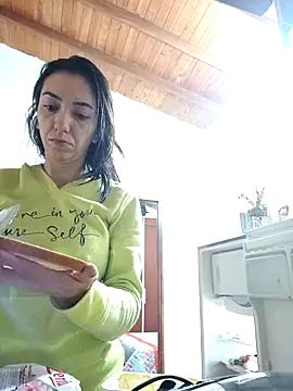 LunaZambrano online show from December 2025 12:26:01 PM