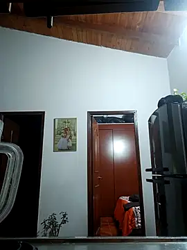 LunaZambrano online show from April 2026 10:27:02 PM