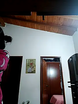 LunaZambrano online show from February 2026 01:32:02 PM