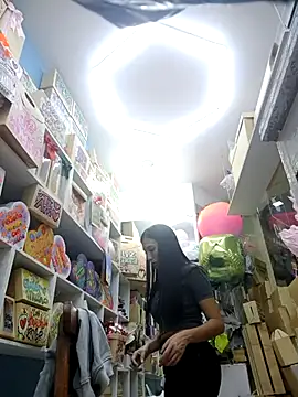 LunaZambrano online show from November 2025 07:08:02 PM