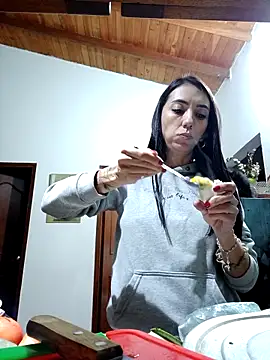 LunaZambrano online show from January 2026 01:42:02 AM