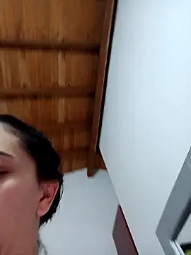 LunaZambrano online show from September 2025 07:36:02 PM