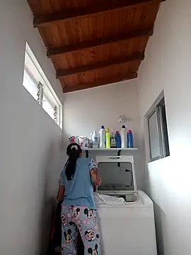 LunaZambrano online show from March 2026 01:46:02 PM