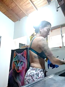 LunaZambrano online show from October 2025 05:02:01 PM
