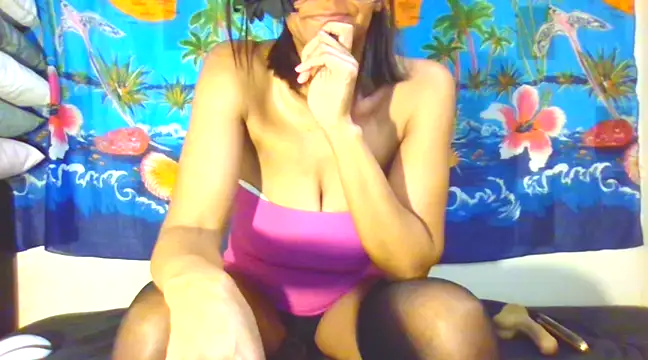 Snapshot of laetitiafun chatting on March 2025 07:38:01 PM laetitiafun online show from March 2025 07:38:01 PM