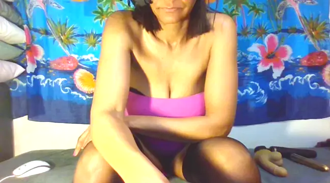 Snapshot of laetitiafun chatting on March 2025 06:47:02 PM laetitiafun online show from March 2025 06:47:02 PM