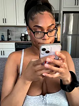 CandyLuxxxx online show from September 2025 07:37:02 PM