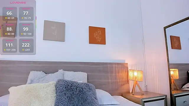 aisha vs online show from October 2025 01:21:02 PM