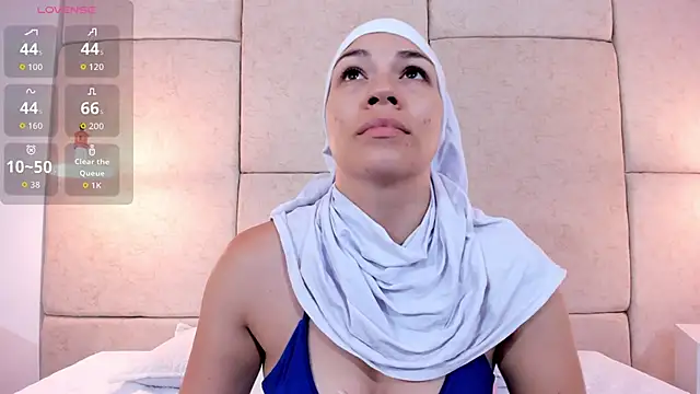 aisha vs online show from April 2026 01:26:02 PM