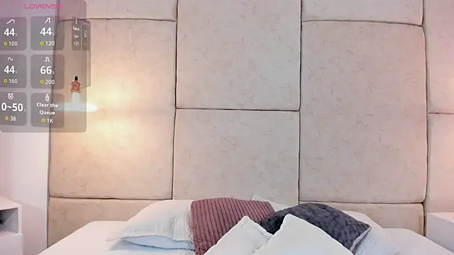 aisha vs online show from February 2026 12:27:01 PM