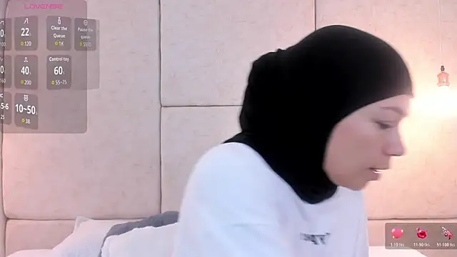 aisha vs online show from January 2026 12:42:01 PM