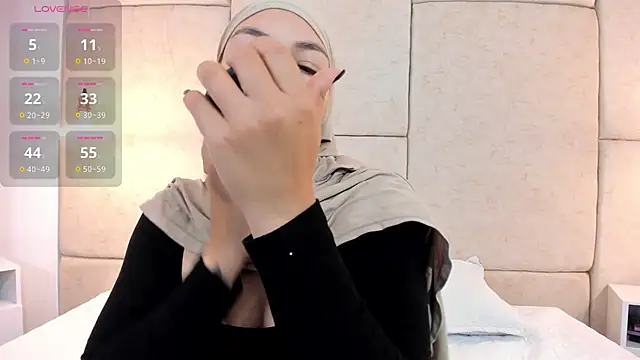 aisha vs online show from March 2026 12:42:02 PM