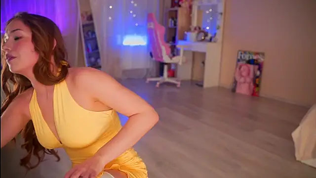 Snapshot of RosyEmily chatting on October 2025 01:36:02 PM RosyEmily online show from October 2025 01:36:02 PM