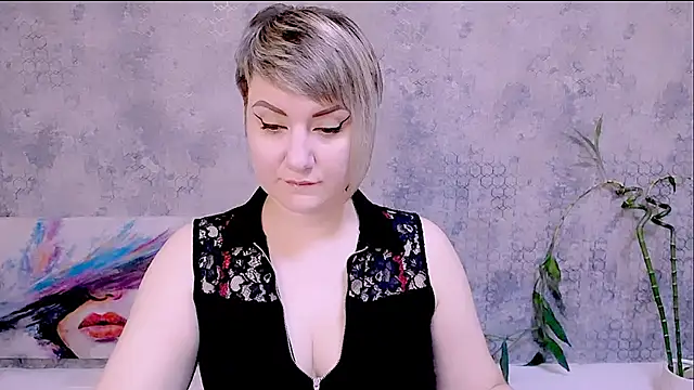 Djullia online show from November 2025 06:17:01 AM