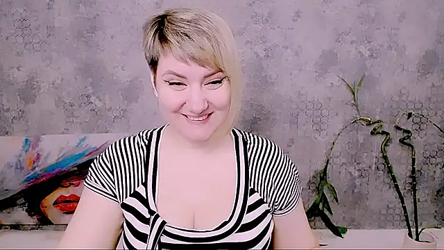 Djullia online show from April 2026 06:09:02 AM