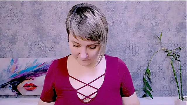 Djullia online show from November 2025 05:13:02 PM