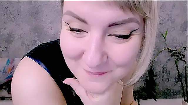 Djullia online show from December 2025 06:14:01 AM