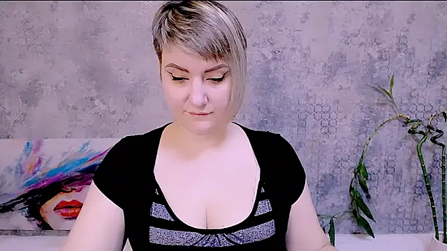 Djullia online show from November 2025 06:17:02 AM