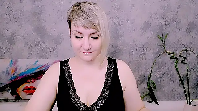 Snapshot of Djullia chatting on July 2026 06:02:01 AM Djullia online show from July 2026 06:02:01 AM