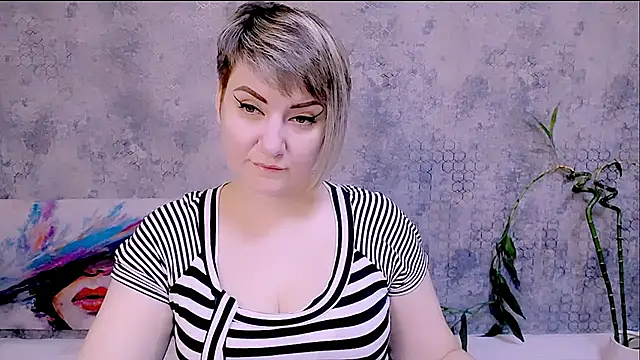 Djullia online show from November 2025 05:06:02 AM