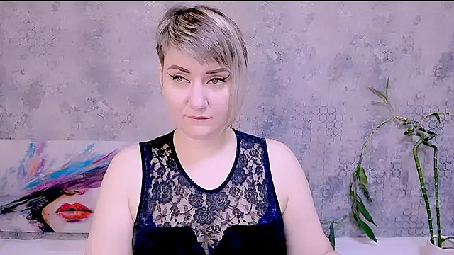 Djullia online show from November 2025 07:01:02 AM