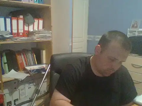 Snapshot of manubm03 chatting on April 2026 05:39:01 PM manubm03 online show from April 2026 05:39:01 PM