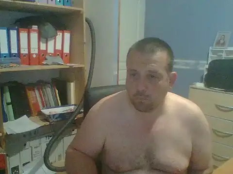 Snapshot of manubm03 chatting on April 2026 04:38:02 AM manubm03 online show from April 2026 04:38:02 AM