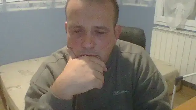 manubm03 online show from October 2025 06:29:02 PM