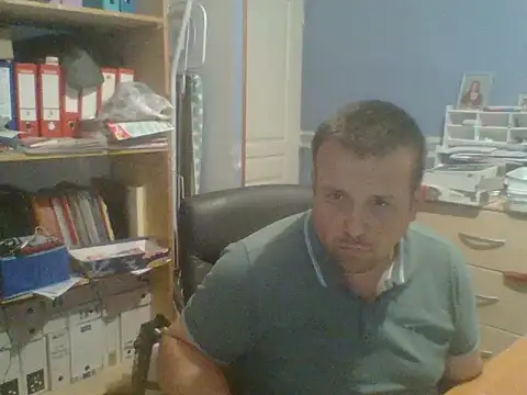 manubm03 online show from May 2026 04:55:01 PM
