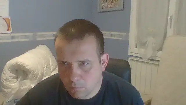 manubm03 online show from November 2025 07:01:01 AM