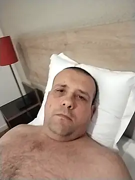 manubm03 online show from November 2025 08:09:01 PM