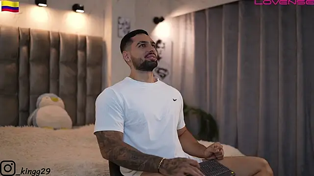 john king29 online show from November 2025 10:37:01 PM