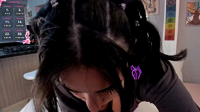 CelesteBreedlove online show from October 2025 06:40:01 PM