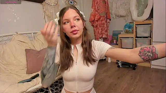 Kiralotus online show from April 2026 05:19:02 AM