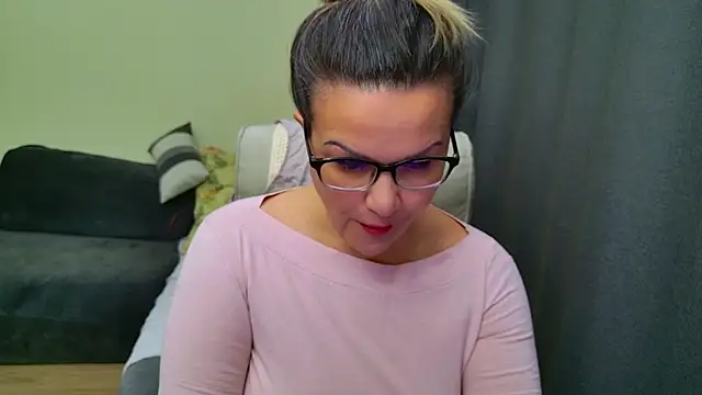 MishaMILF online show from December 2025 07:44:01 AM