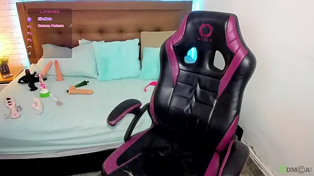 mila katts online show from November 2025 03:55:02 AM