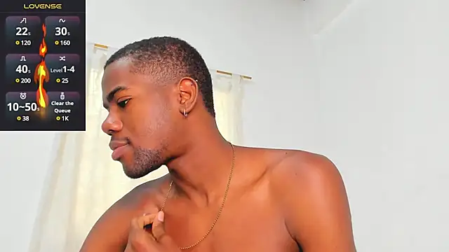 Snapshot of santi_brown chatting on February 2025 09:43:02 PM santi brown online show from February 2025 09:43:02 PM