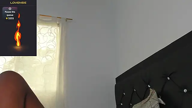 Snapshot of santi_brown chatting on September 2025 05:19:01 PM santi brown online show from September 2025 05:19:01 PM