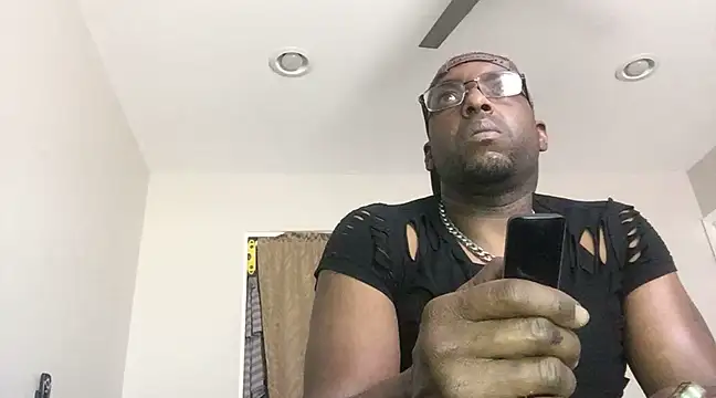 Snapshot of Londonfrotadejr chatting on February 2025 05:07:02 PM Londonfrotadejr online show from February 2025 05:07:02 PM